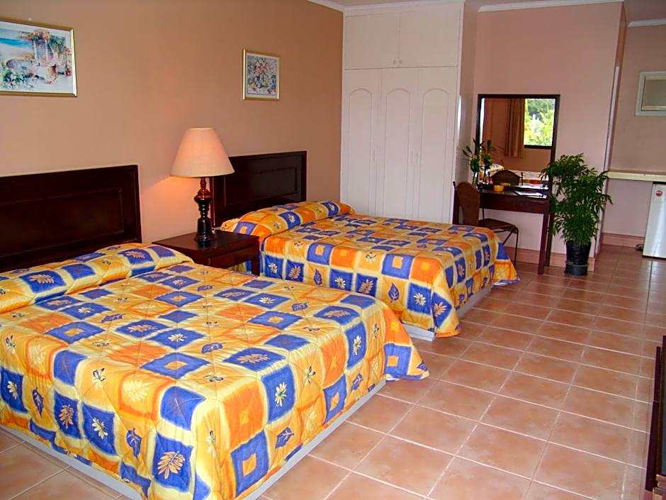 Playa Papagayo Beach Inn