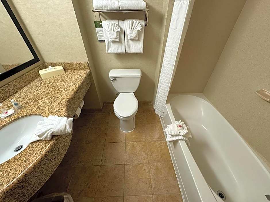 Comfort Inn & Suites Lexington Park near Pax River