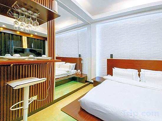 Movietelle by RedDoorz – City of Lapu-Lapu, IL