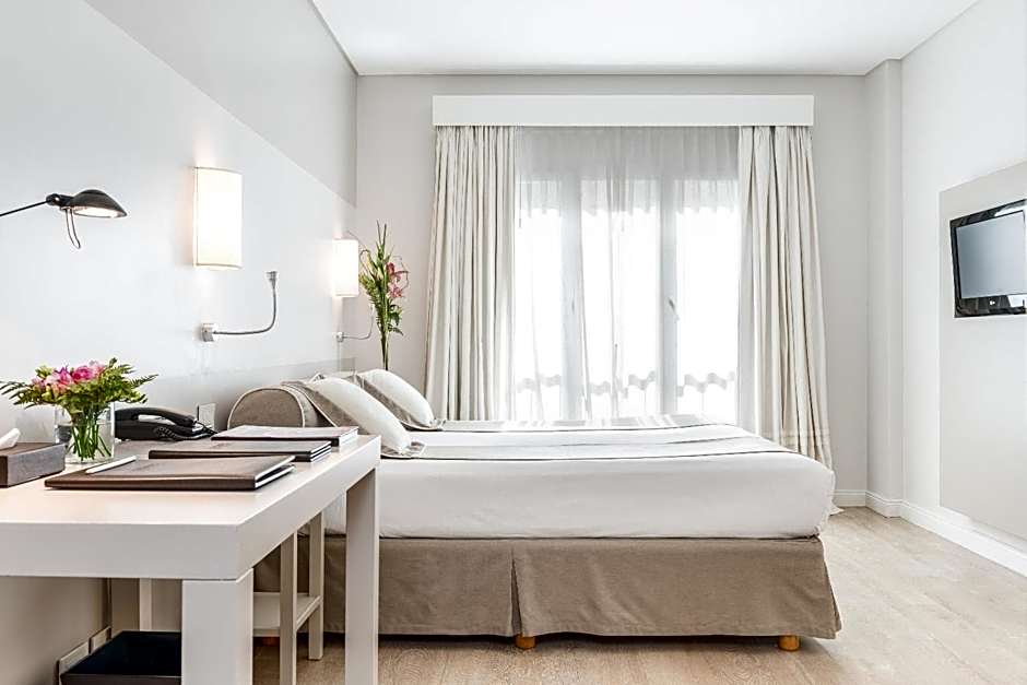 Loi Suites Recoleta Hotel
