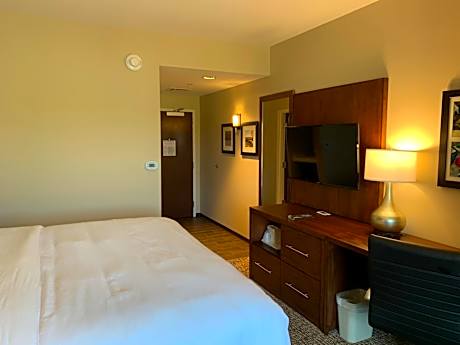 King Room - Accessible/Non Smoking