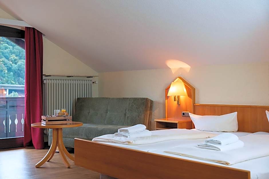 Alembra - Hotel zur Moselbrücke