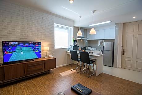 Premier One-Bedroom Apartment