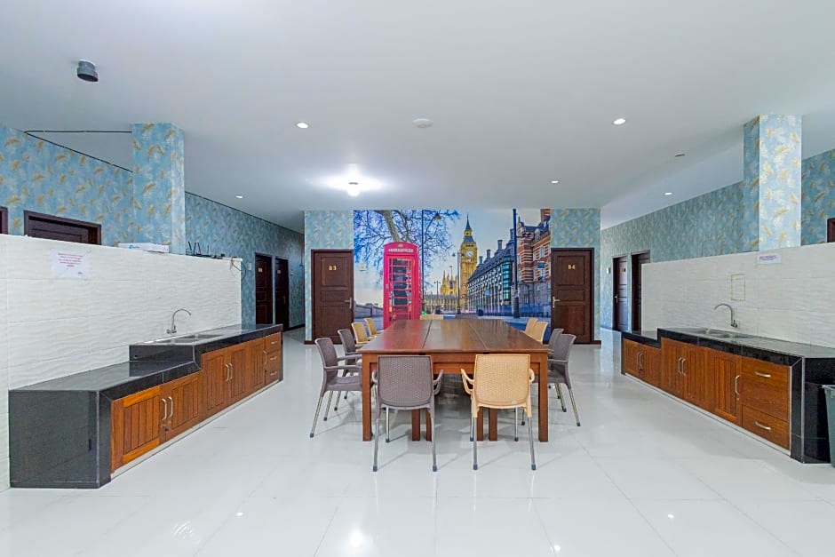 RedDoorz near Universitas Wijaya Kusuma Surabaya 2