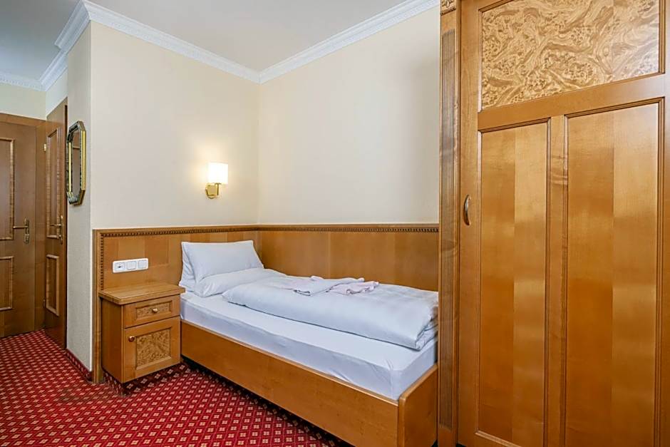 Hotel-Pension Strolz