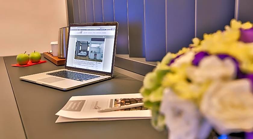 Business Life Boutique Hotel