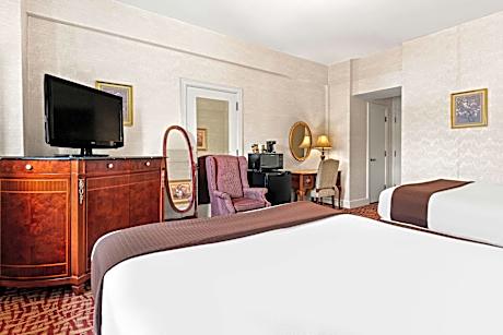 Accessible - 2 Queen, Mobility Accessible, Bathtub, Non-Smoking, Full Breakfast