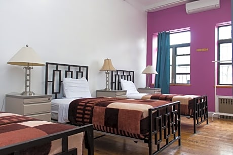 Single Bed in 3-Bed Female Dormitory With Private Bathroom