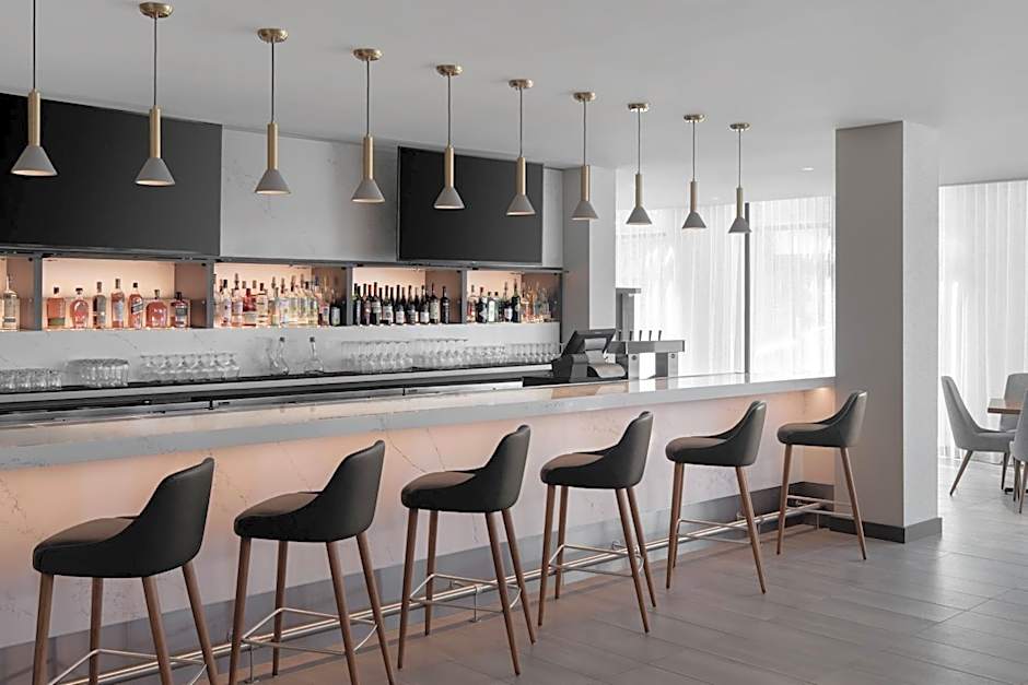 AC Hotel by Marriott Santa Rosa Sonoma Wine Country