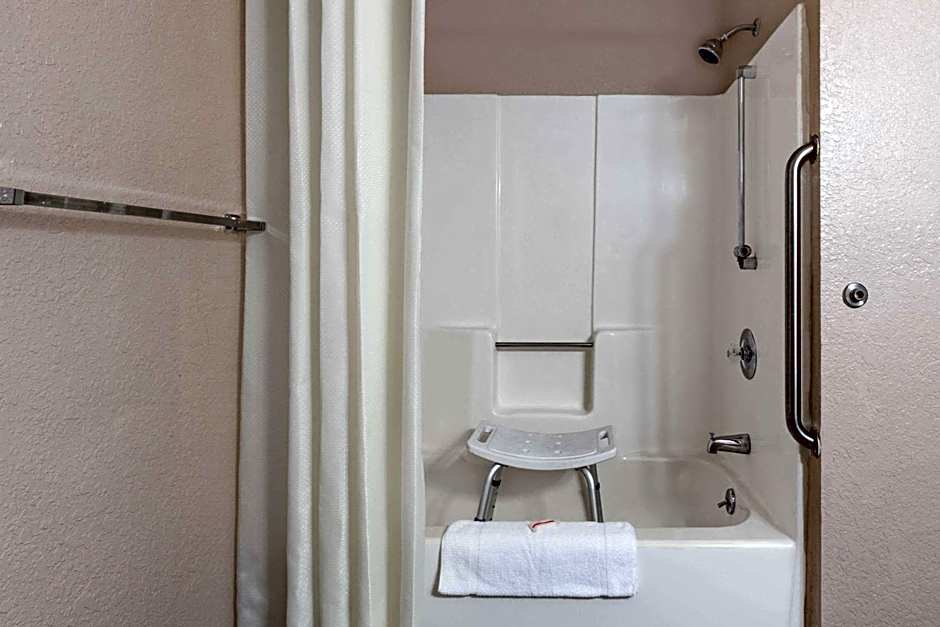 Super 8 by Wyndham Lake Havasu City