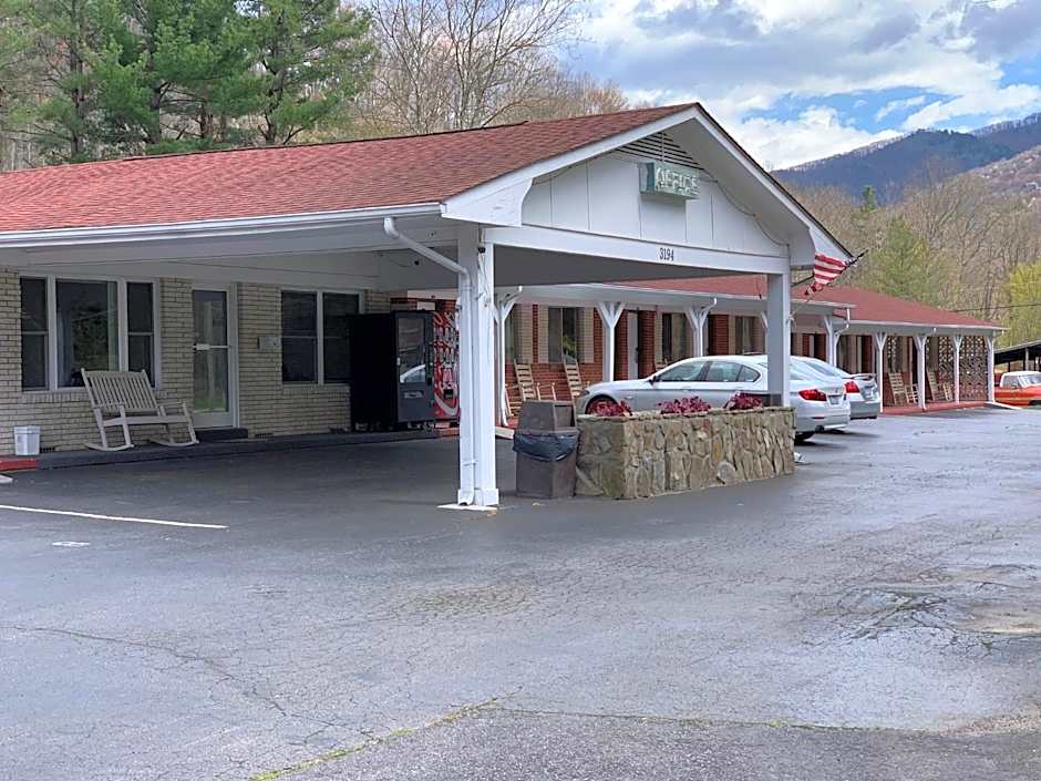 Travelowes Motel - Maggie Valley