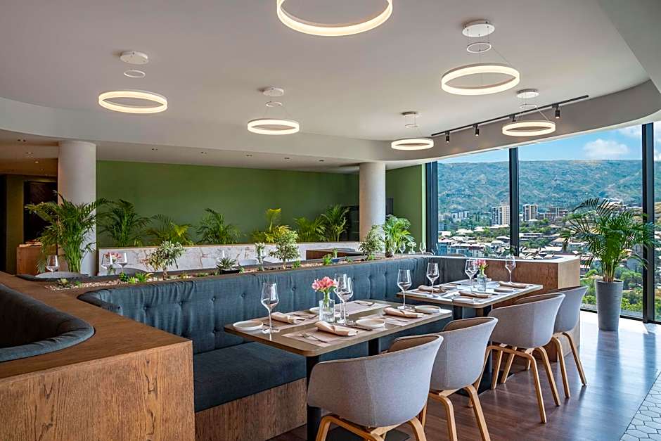 Golden Tulip Design Tbilisi