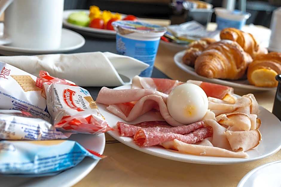 Regina Urban Beach Hotel