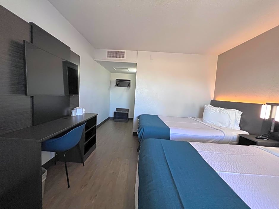 Motel 6-Bakersfield, CA - South