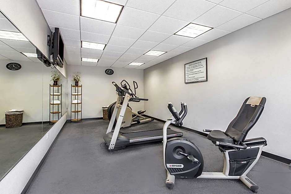 Clarion Pointe Biltmore Village