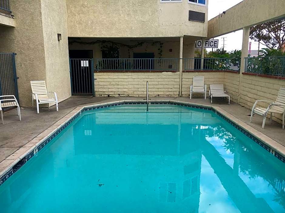 Bellflower Travel Inn