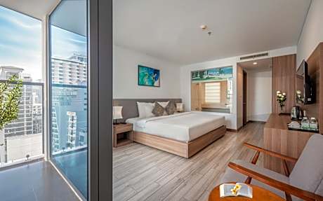 Deluxe Double or Twin Room with Bathtub