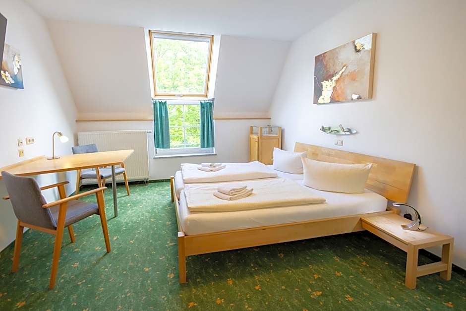 Hotel Bördehof, direkt an der A2 & A14, mit Restaurant