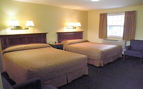 Queen Room with Two Queen Beds with Balcony