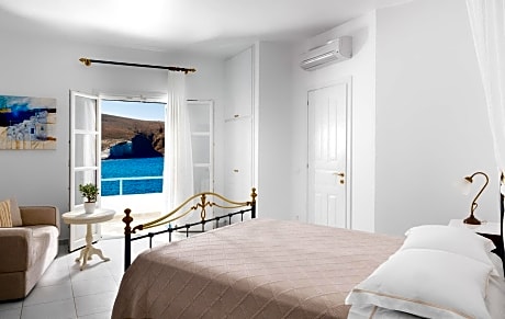 Deluxe Premium Double Room with Ρrivate Οutdoor Jacuzzi - Sea View