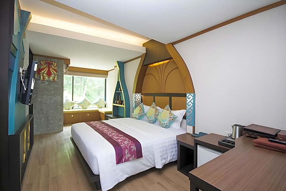 Phi Phi Nice Beach Hotel Hip