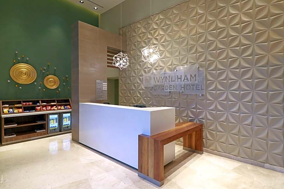 Wyndham Garden Monterrey Valle Real