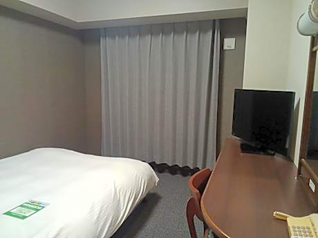 Semi Double Room - Non-Smoking