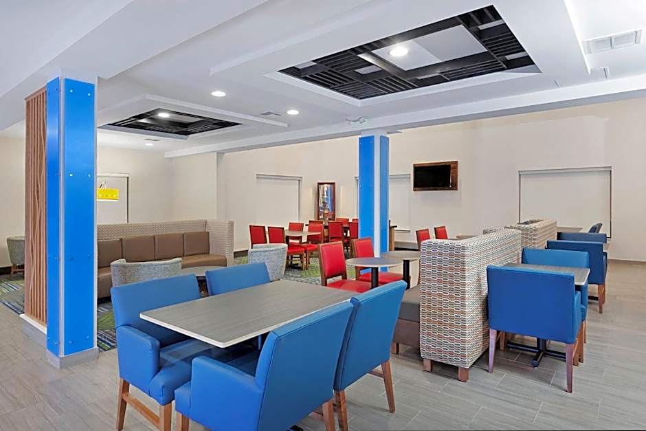 Holiday Inn Express & Suites Culpeper By IHG