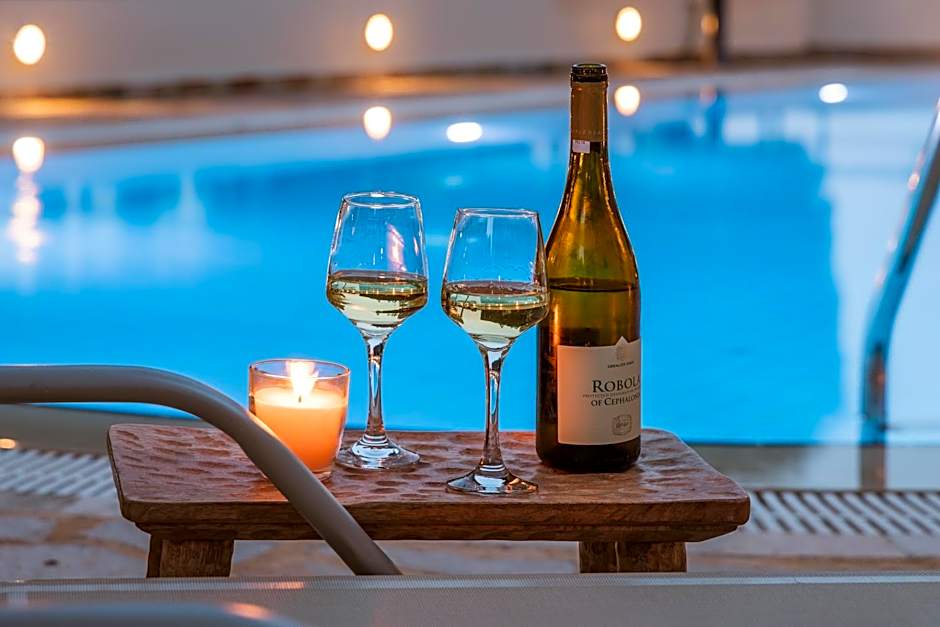 Meliti Waterfront Suites