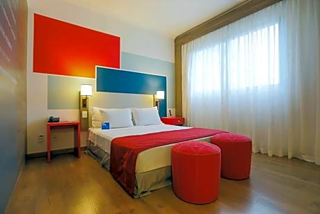 1 King Bed Royal Suite Non-Smoking