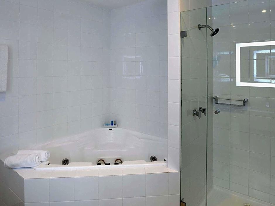 Novotel Melbourne Glen Waverley Hotel