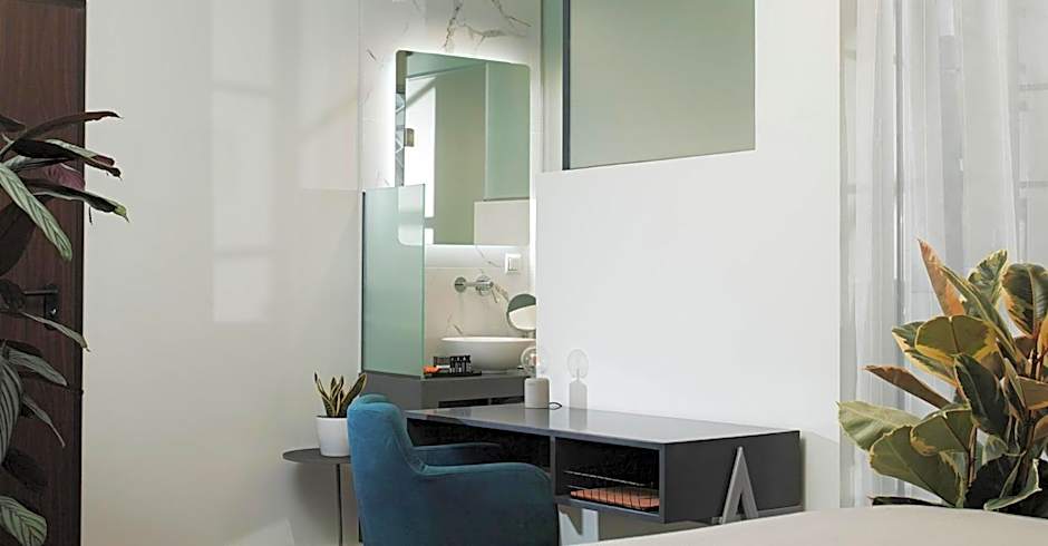 The Gem Society Hotel