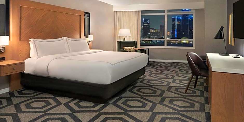 Foto 1 di 4 di Luxury 1 King Bed, Forum Tower