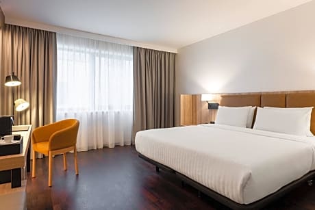 Standard Room, 1 King Bed