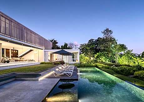 La Maison d'Ulysse - Luxury 4-Bedroom Villa with Pool in Canggu