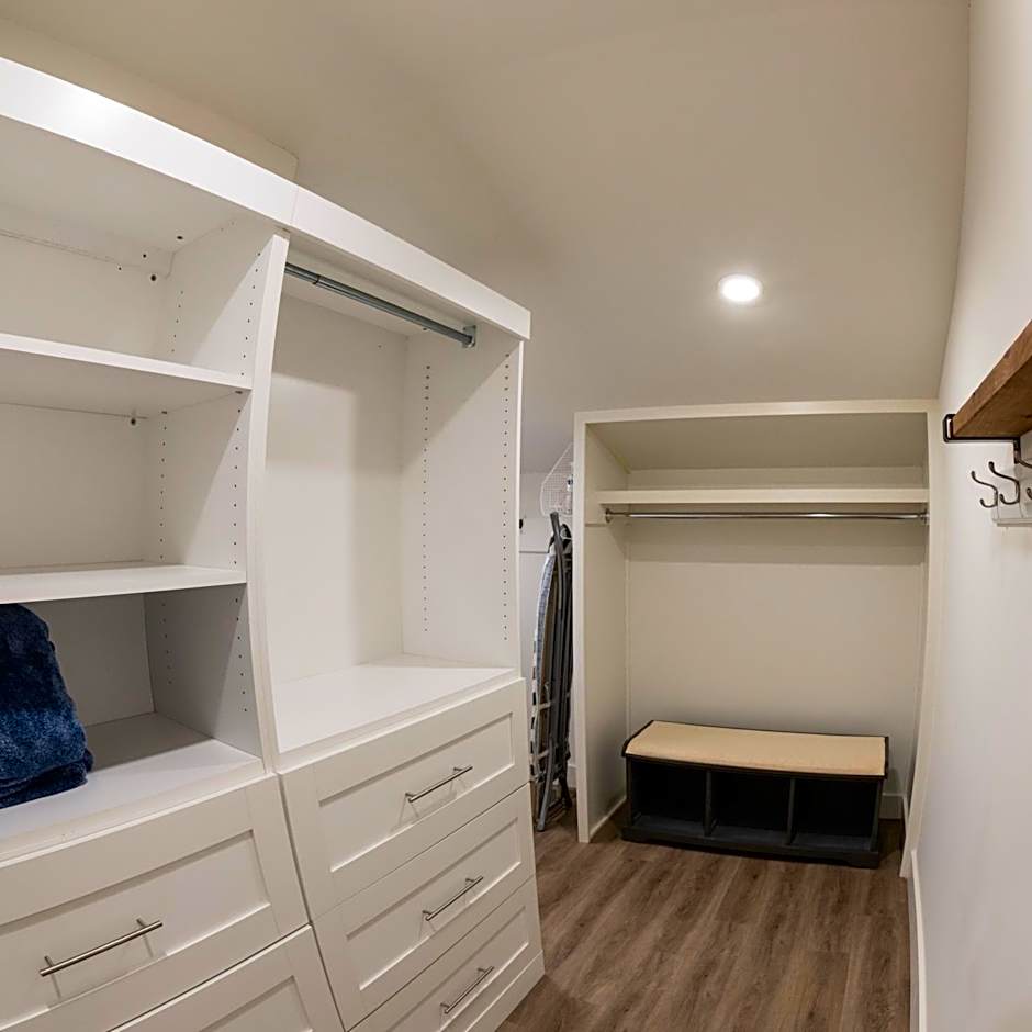 Captain Dan's Sunset Suite