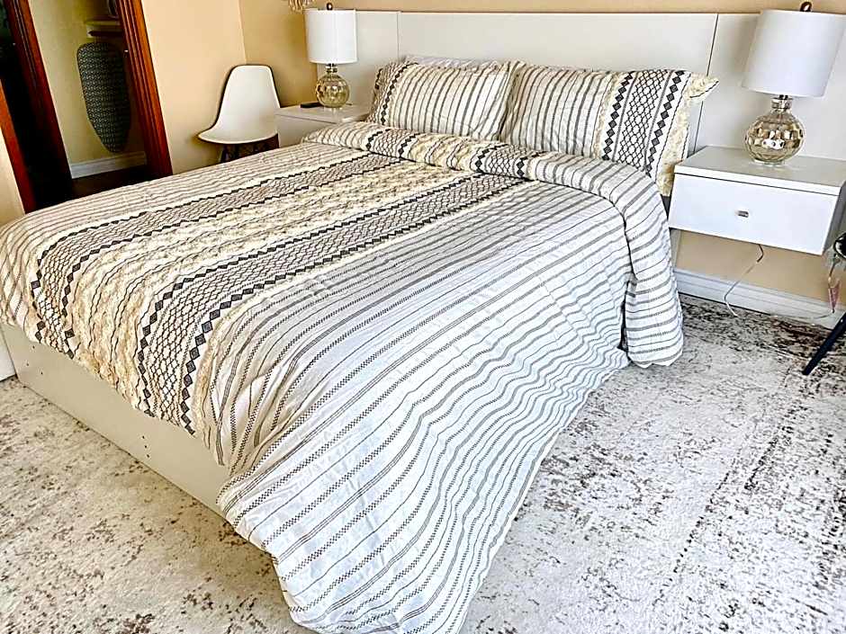 Hamilton Cove-Boho Chic Villa w/Golf Cart...No pets.