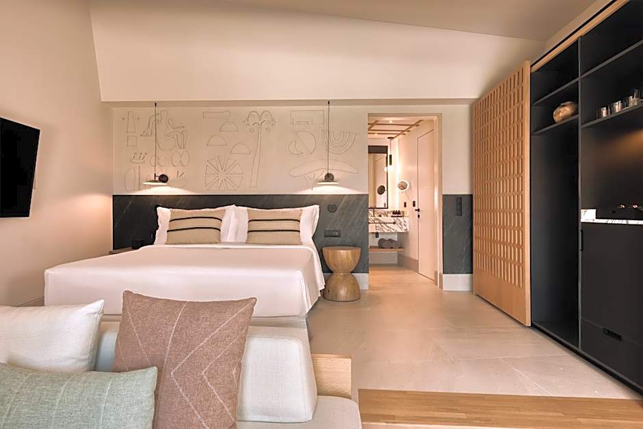 Domes Novos Santorini, Autograph Collection