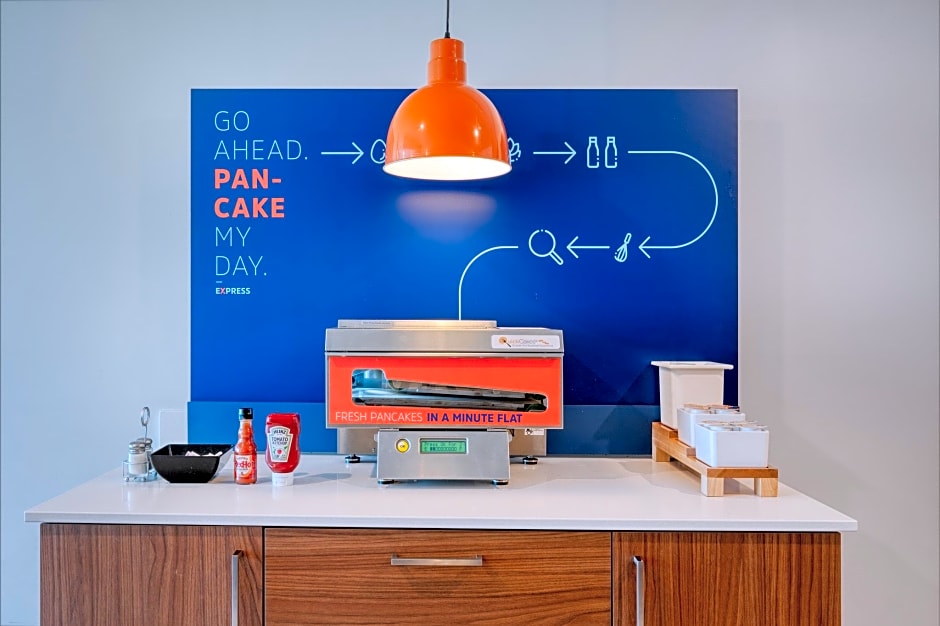 Holiday Inn Express Hotel & Suites Greenwood By IHG