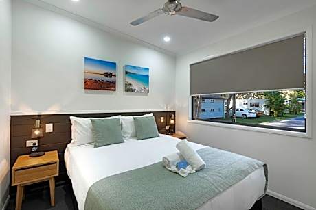 Superior 2 Bedroom Lakeside Cabin