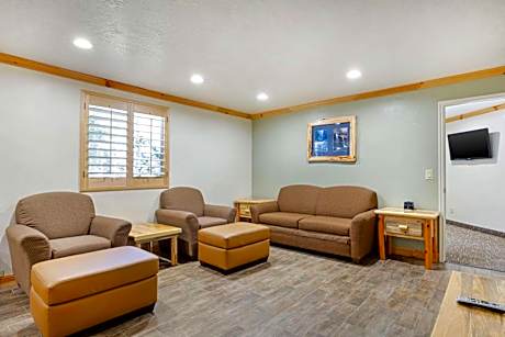 King Suite with Separate Living Room and Walk-In Shower - Non-Smoking