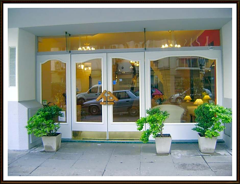 Alpino Hotel