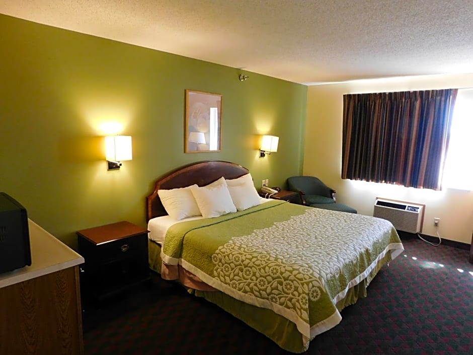 Days Inn by Wyndham Lexington NE