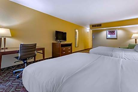 Family Room with Two Queen Beds - Non Smoking