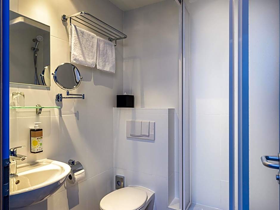 greet Berlin Alexanderplatz