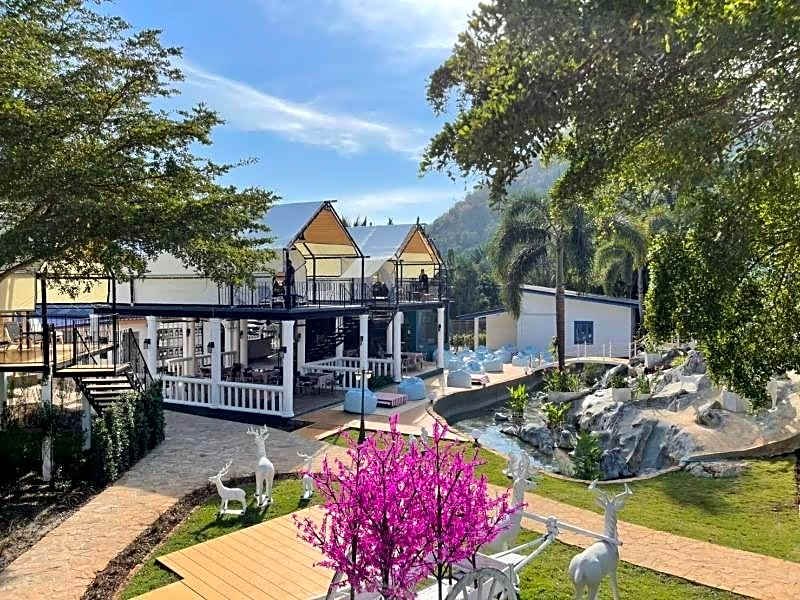 Mont Blanc Base Camp Khaoyai
