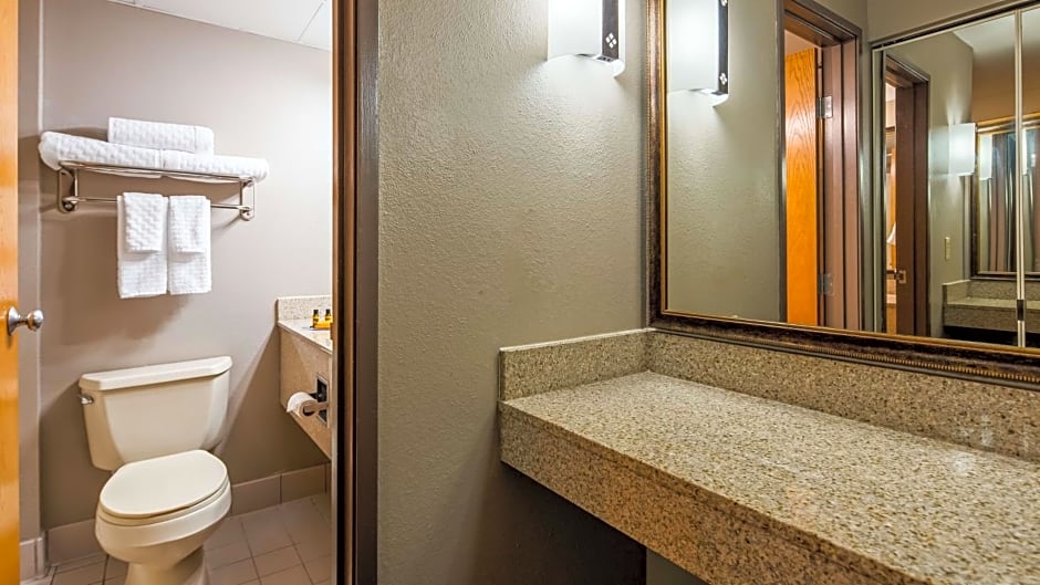 Best Western Plus Kelly Inn