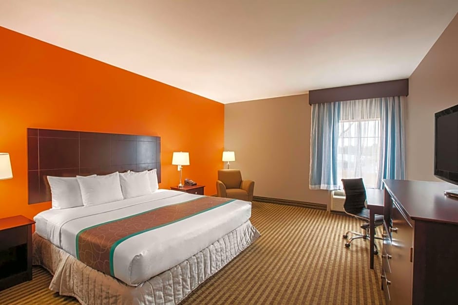 La Quinta Inn & Suites by Wyndham Bush Intercontinental Airport East