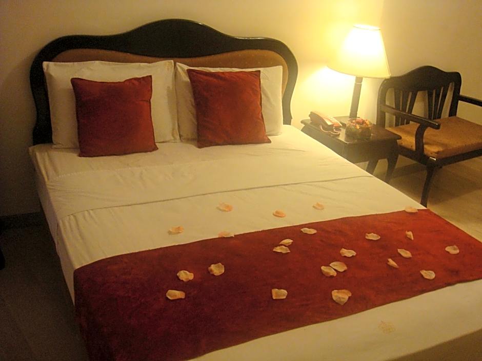 OYO 769 Poblacion Suites Polaris