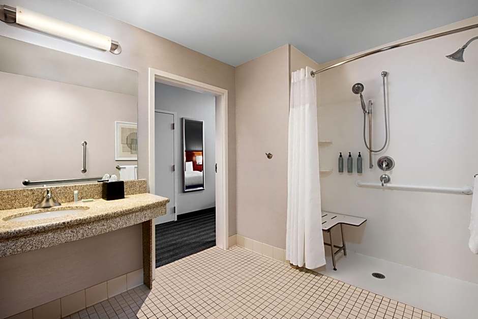 Courtyard by Marriott Kansas City At Briarcliff